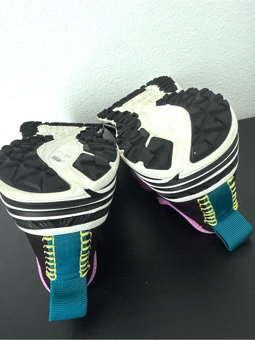 UGG Dots Colorful Pom-Pom Runner Trainers Sneakers - Picture 12 of 12